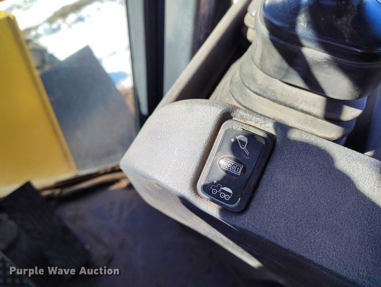 image for item DT0782 2012 John Deere 644K wheel loader