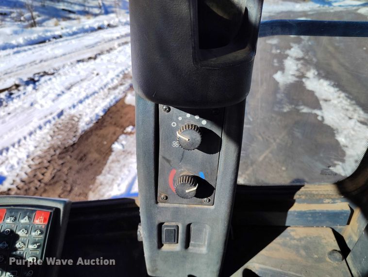 image for item DT0782 2012 John Deere 644K wheel loader