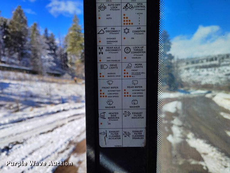 image for item DT0782 2012 John Deere 644K wheel loader