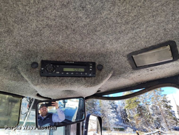 image for item DT0782 2012 John Deere 644K wheel loader