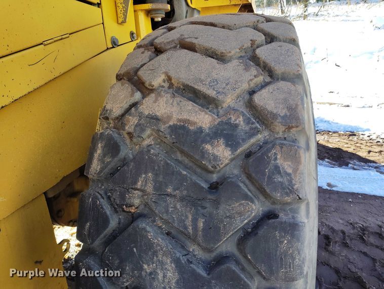 image for item DT0782 2012 John Deere 644K wheel loader