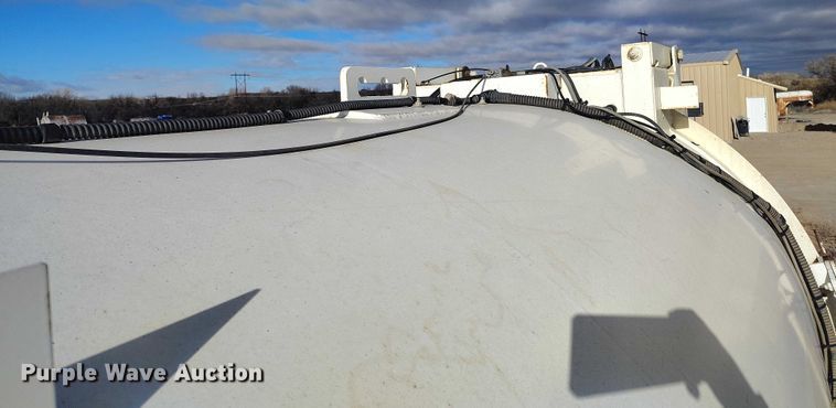 image for item DT0796 2009 International 7400 hydrovac truck