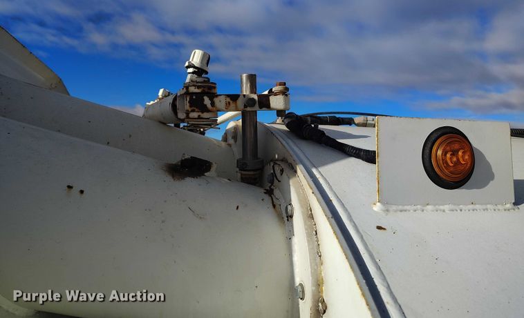 image for item DT0796 2009 International 7400 hydrovac truck