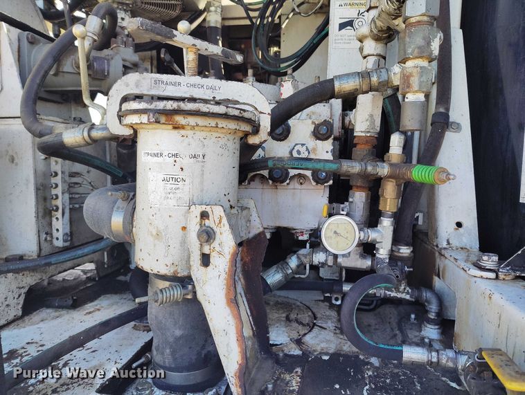 image for item DT0796 2009 International 7400 hydrovac truck