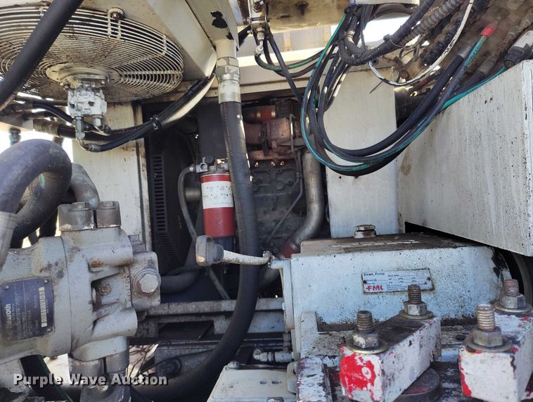 image for item DT0796 2009 International 7400 hydrovac truck