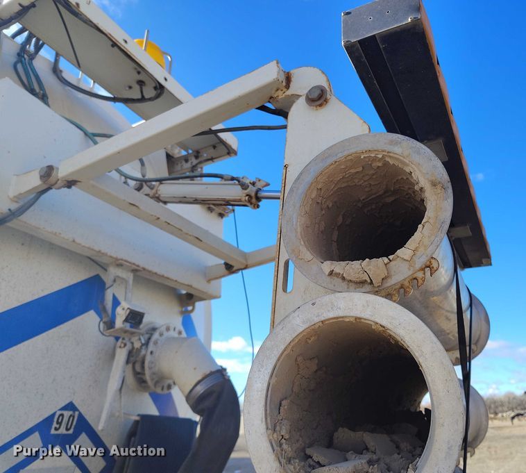 image for item DT0796 2009 International 7400 hydrovac truck