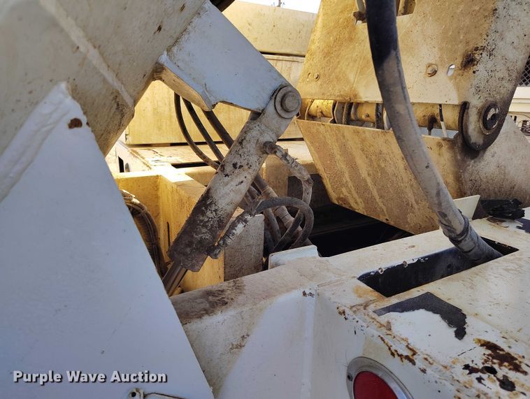 image for item DT0796 2009 International 7400 hydrovac truck