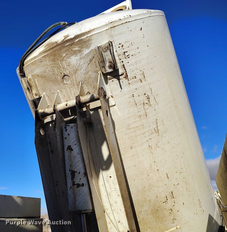 image for item DT0796 2009 International 7400 hydrovac truck