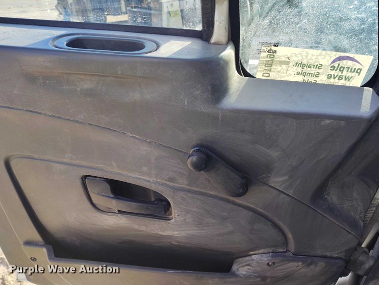 image for item DT0796 2009 International 7400 hydrovac truck