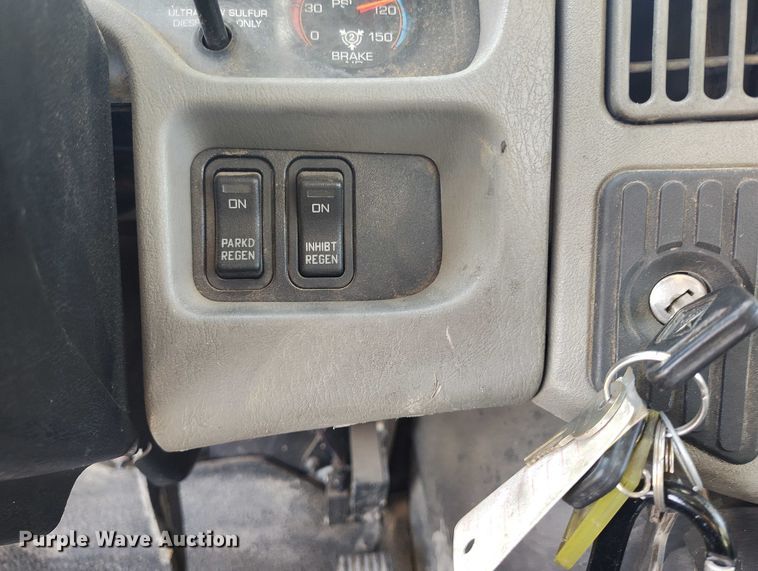 image for item DT0796 2009 International 7400 hydrovac truck