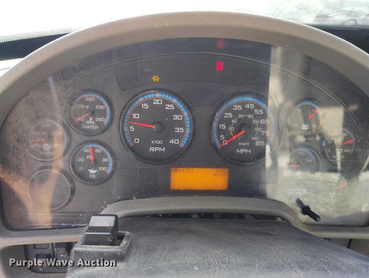 image for item DT0796 2009 International 7400 hydrovac truck