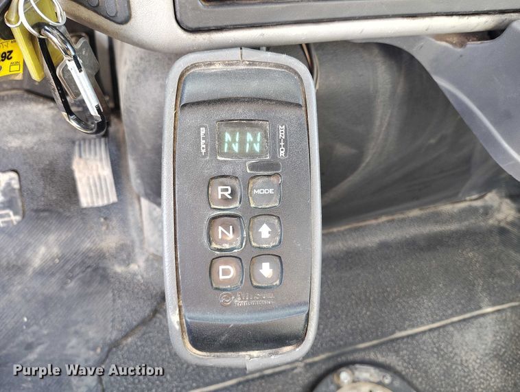 image for item DT0796 2009 International 7400 hydrovac truck