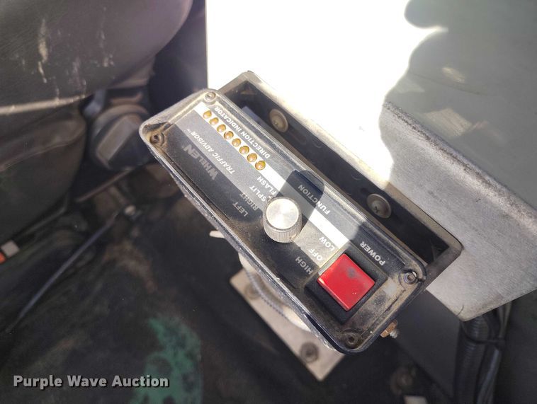 image for item DT0796 2009 International 7400 hydrovac truck