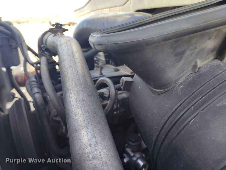 image for item DT0796 2009 International 7400 hydrovac truck