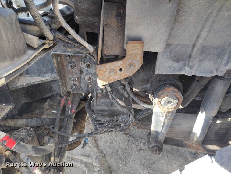 image for item DT0796 2009 International 7400 hydrovac truck