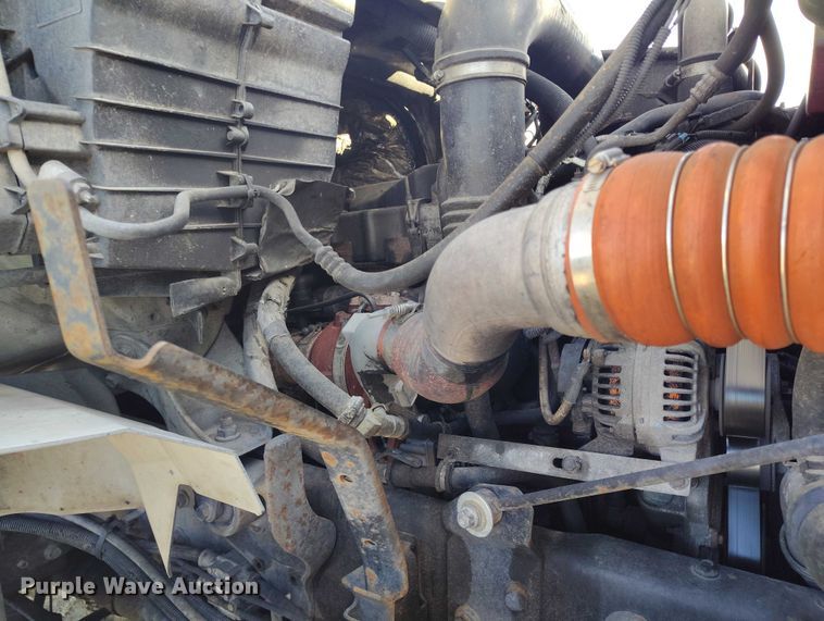 image for item DT0796 2009 International 7400 hydrovac truck