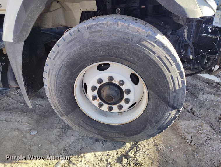 image for item DT0796 2009 International 7400 hydrovac truck