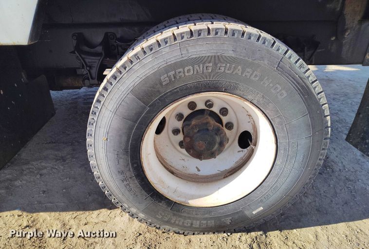 image for item DT0796 2009 International 7400 hydrovac truck