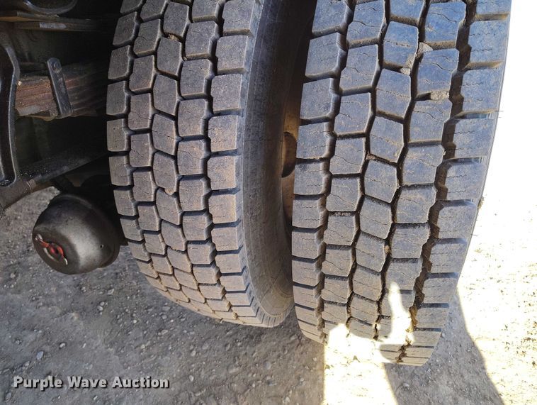 image for item DT0796 2009 International 7400 hydrovac truck