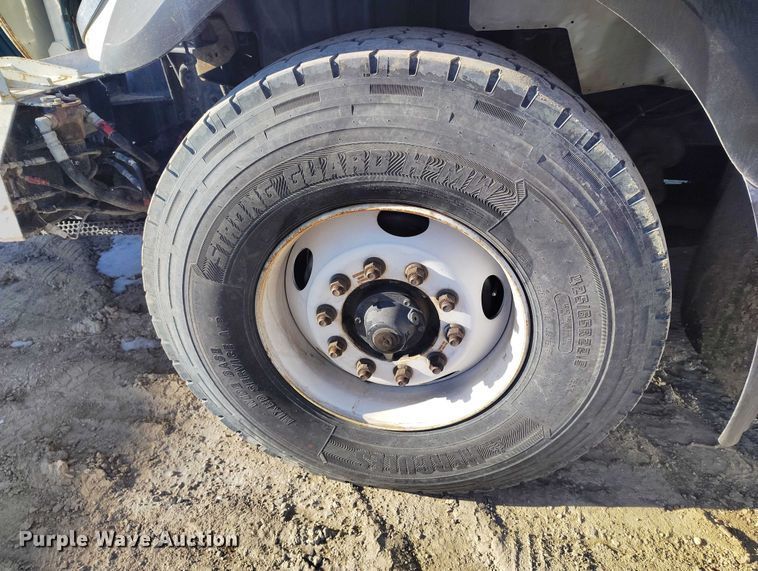 image for item DT0796 2009 International 7400 hydrovac truck