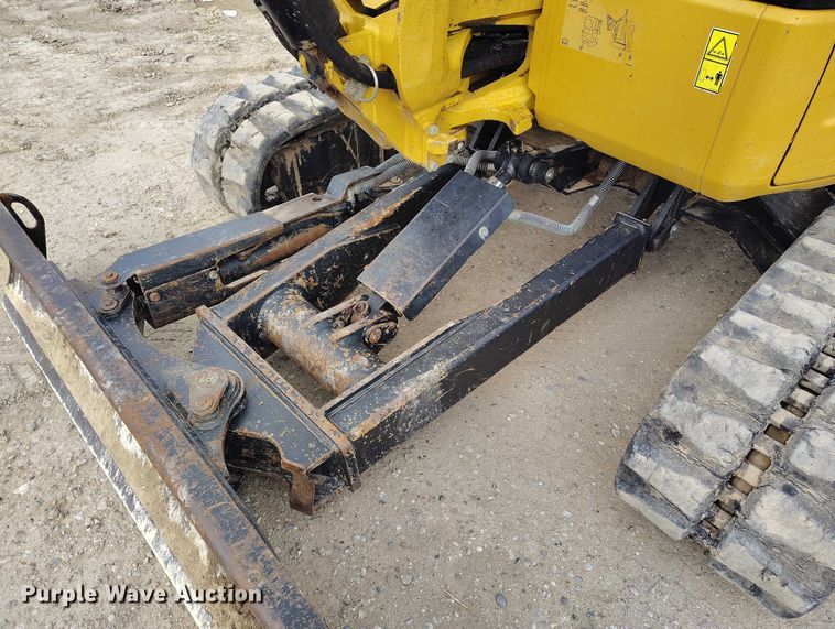 image for item DT0797 2011 Caterpillar 304D CR mini excavator