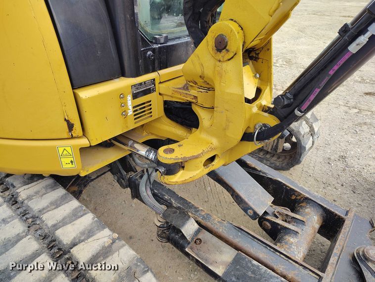 image for item DT0797 2011 Caterpillar 304D CR mini excavator