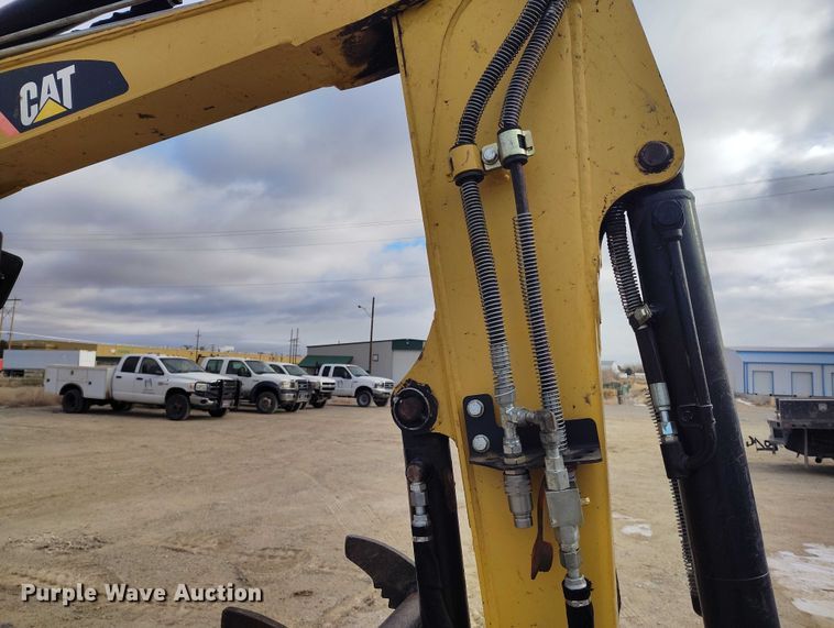 image for item DT0797 2011 Caterpillar 304D CR mini excavator