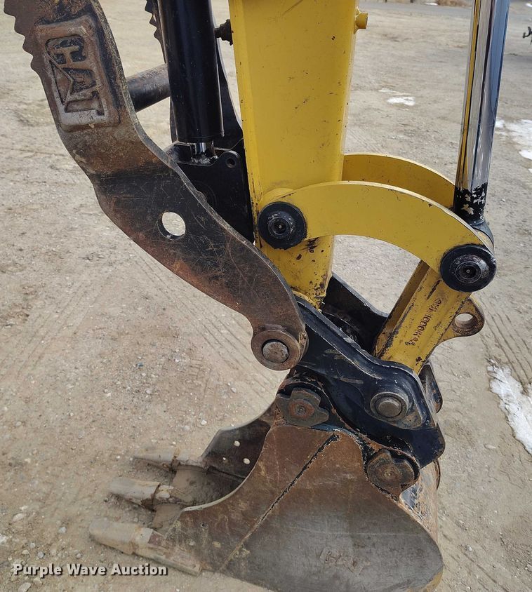 image for item DT0797 2011 Caterpillar 304D CR mini excavator