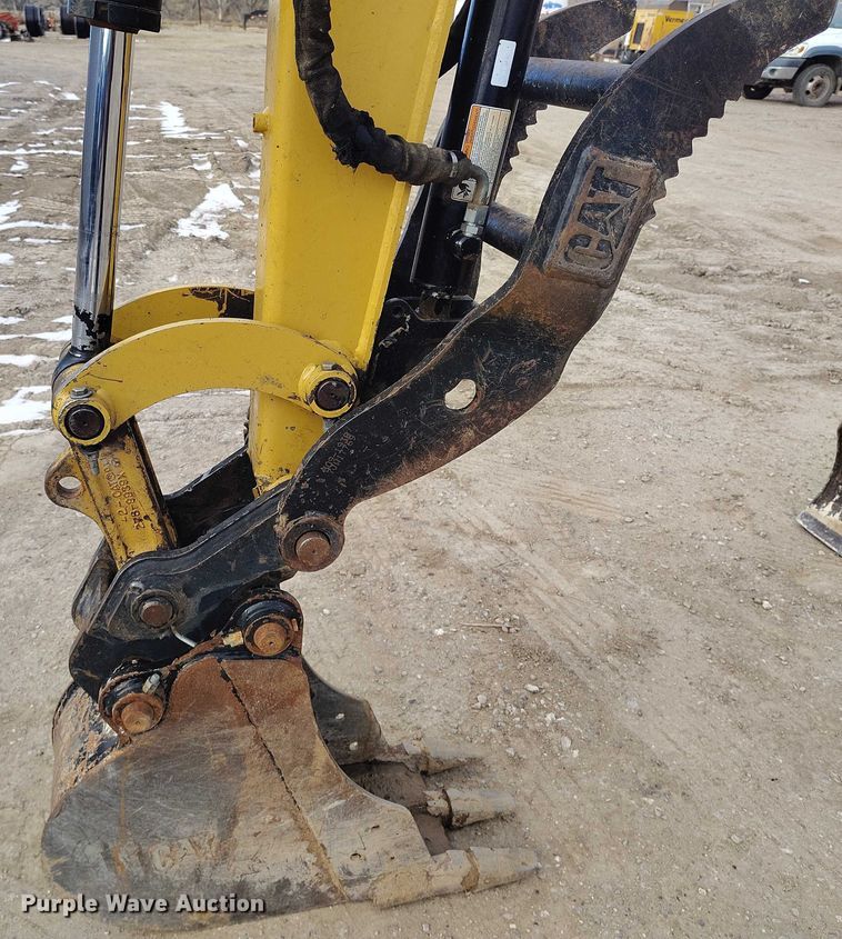 image for item DT0797 2011 Caterpillar 304D CR mini excavator