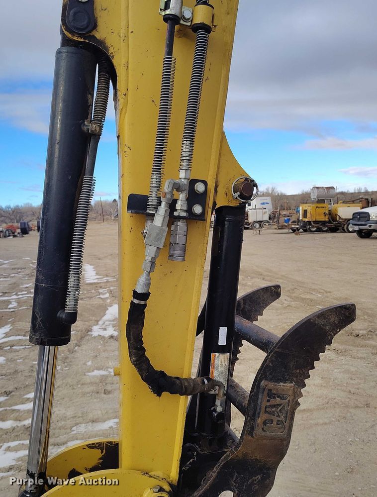 image for item DT0797 2011 Caterpillar 304D CR mini excavator