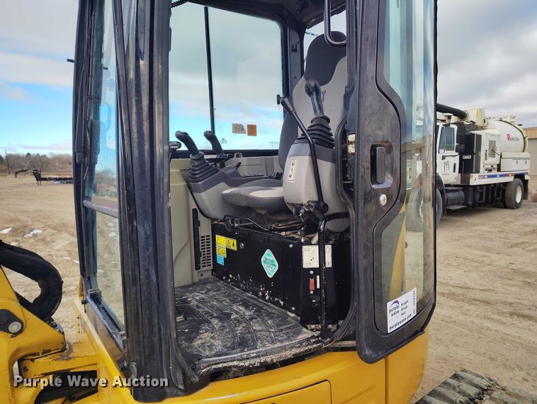 image for item DT0797 2011 Caterpillar 304D CR mini excavator