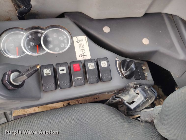 image for item DT0797 2011 Caterpillar 304D CR mini excavator