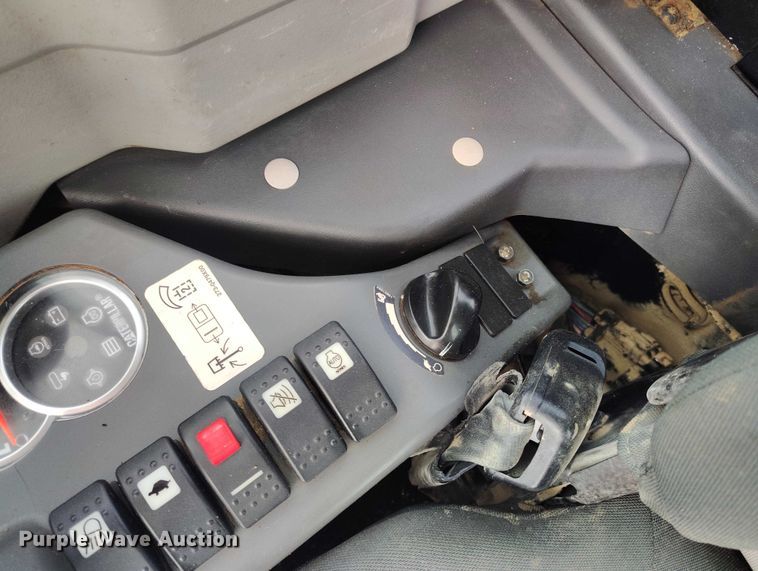 image for item DT0797 2011 Caterpillar 304D CR mini excavator