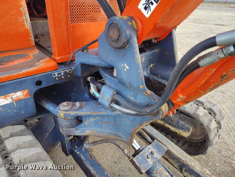 image for item DT0798 1999 Kubota KX91-2 mini excavator