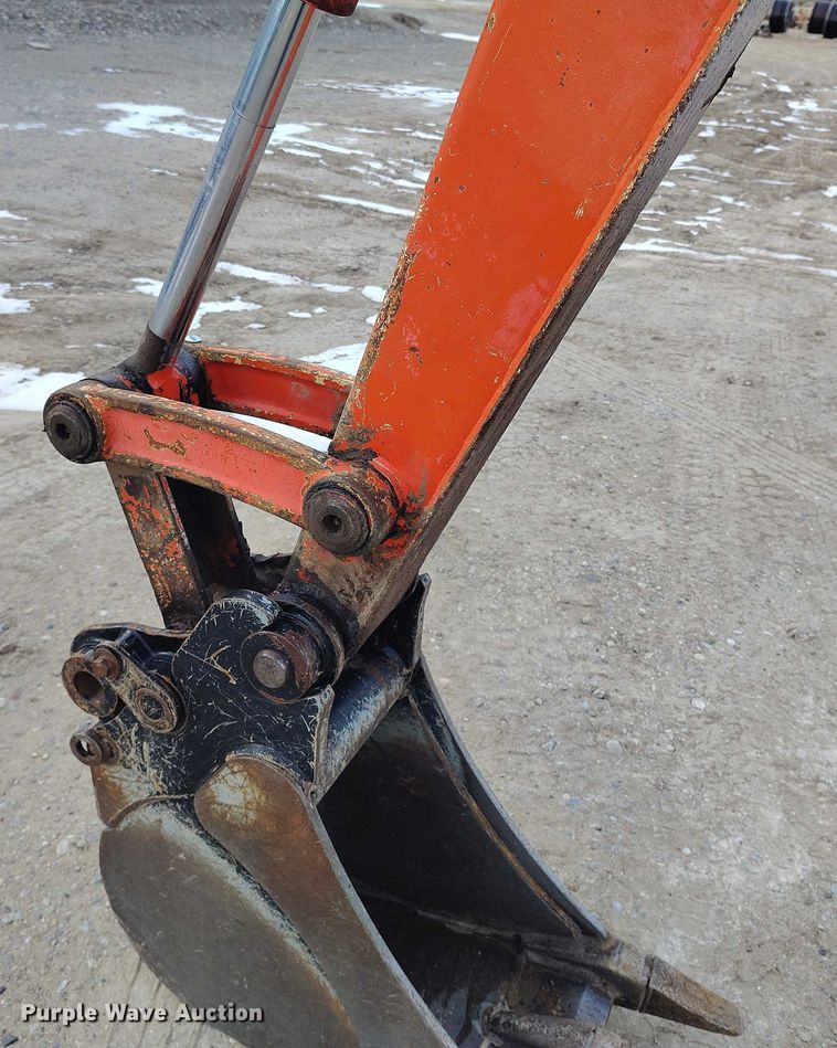 image for item DT0798 1999 Kubota KX91-2 mini excavator