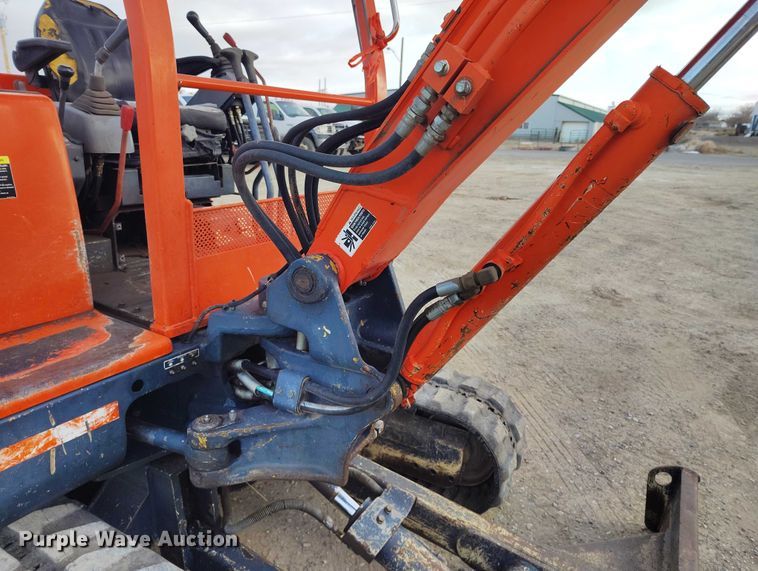 image for item DT0798 1999 Kubota KX91-2 mini excavator