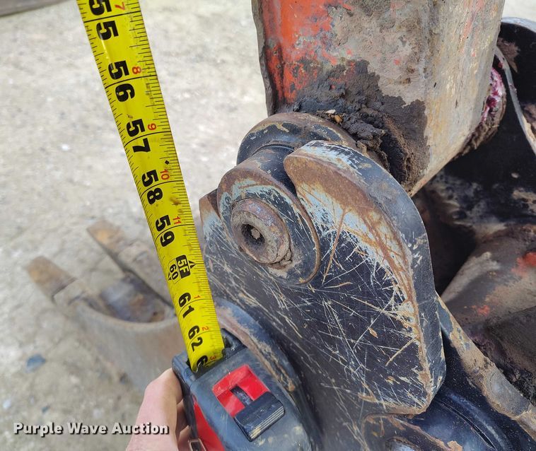 image for item DT0798 1999 Kubota KX91-2 mini excavator