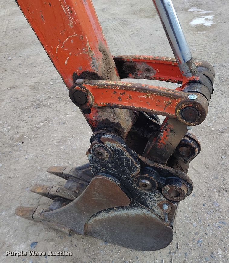 image for item DT0798 1999 Kubota KX91-2 mini excavator