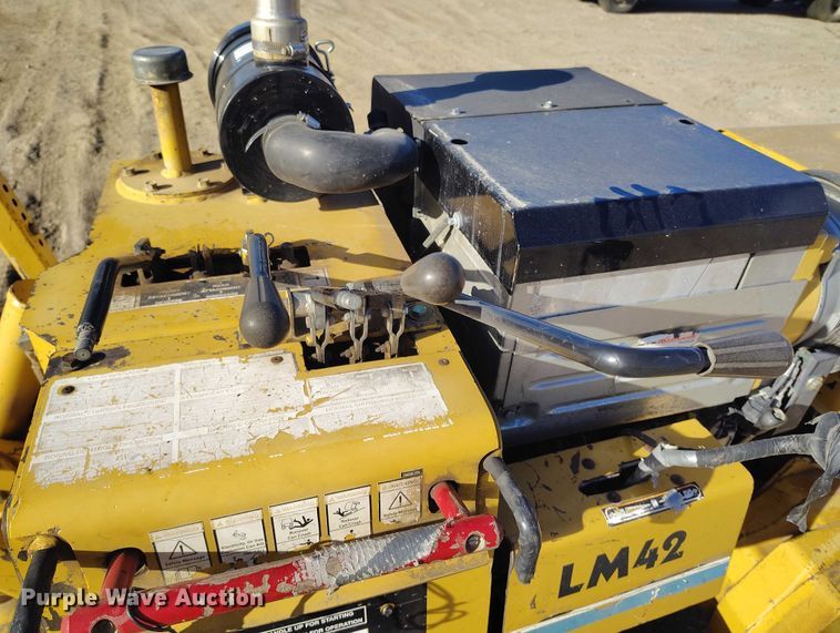 image for item DT0804 2001 Vermeer LM42 trencher