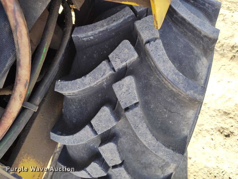 image for item DT0804 2001 Vermeer LM42 trencher