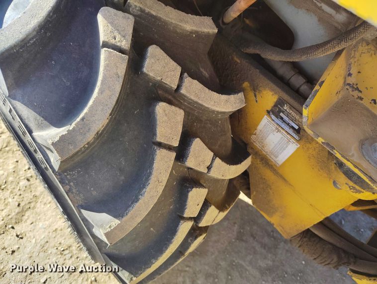 image for item DT0804 2001 Vermeer LM42 trencher