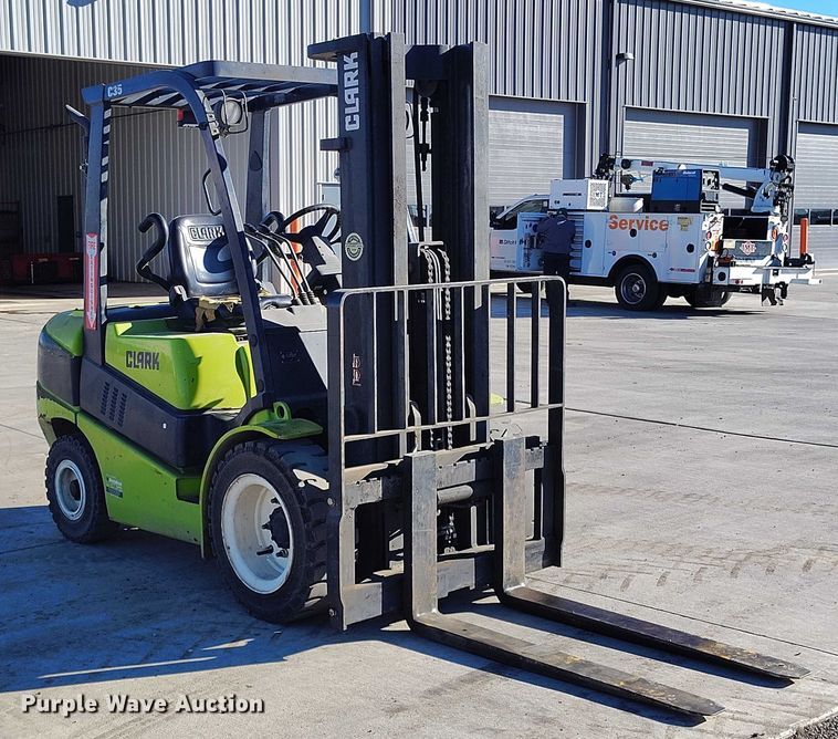 image for item DT0809 Clark C35D forklift