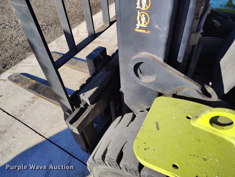 image for item DT0809 Clark C35D forklift