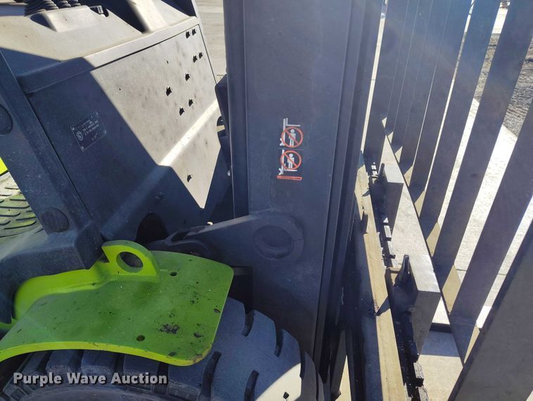 image for item DT0809 Clark C35D forklift