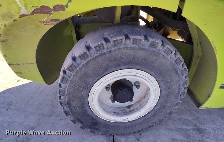 image for item DT0809 Clark C35D forklift