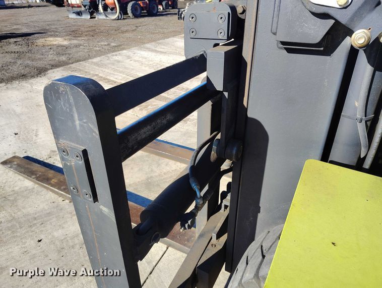 image for item DT0810 Clark C70D forklift