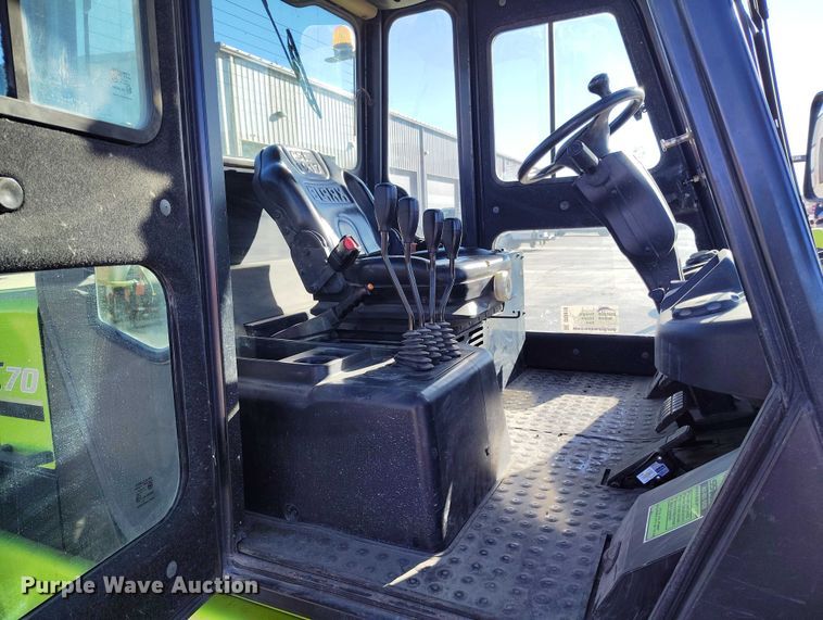 image for item DT0810 Clark C70D forklift