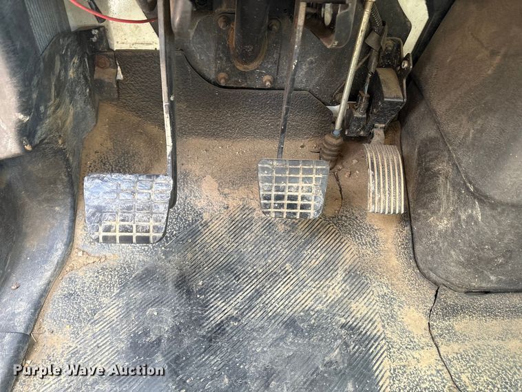 image for item DT2758 2007 International 4300 digger derrick truck