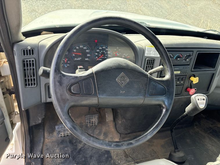 image for item DT2758 2007 International 4300 digger derrick truck