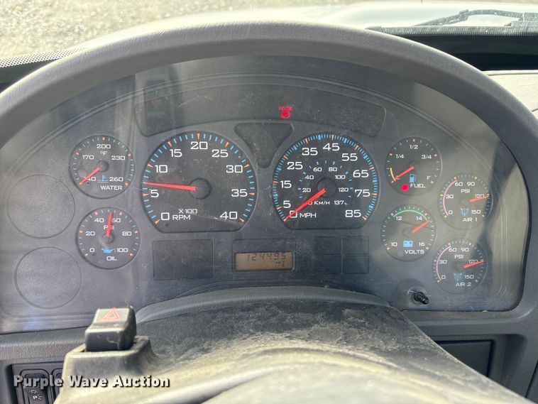 image for item DT2758 2007 International 4300 digger derrick truck